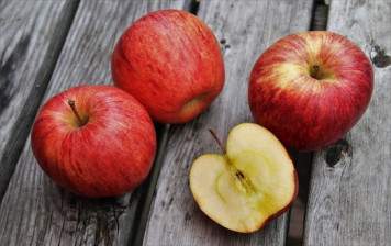 Gala apples (Swiss, Vaud)