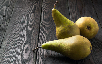 Organic conference pears